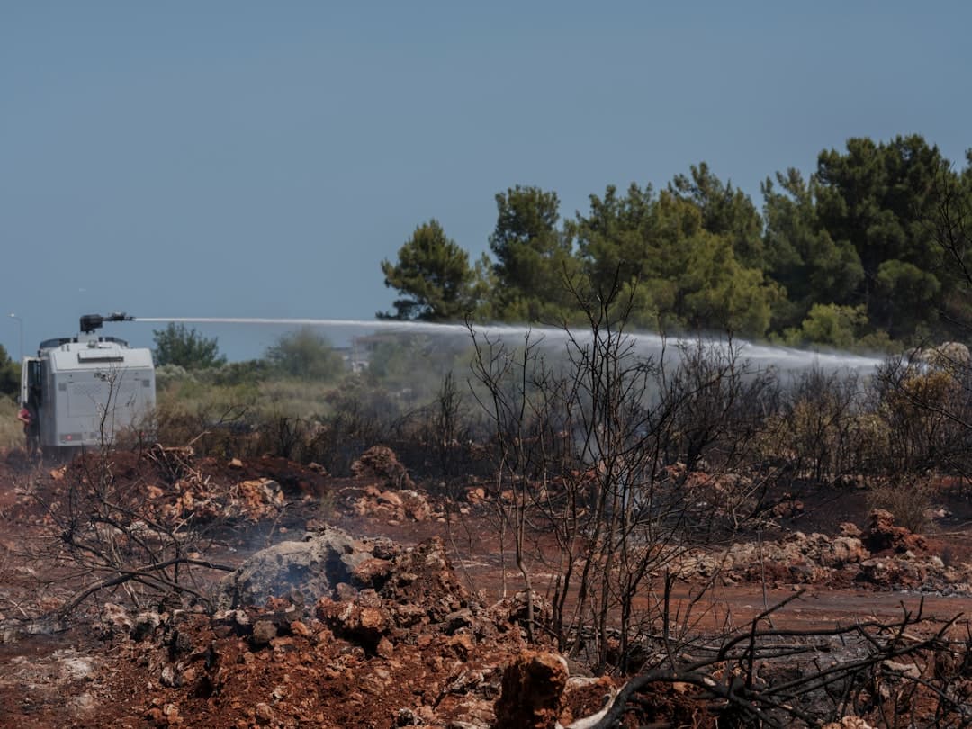 Valencia instala cañones antiincendios que lanzan 10.000 litros de agua por minuto