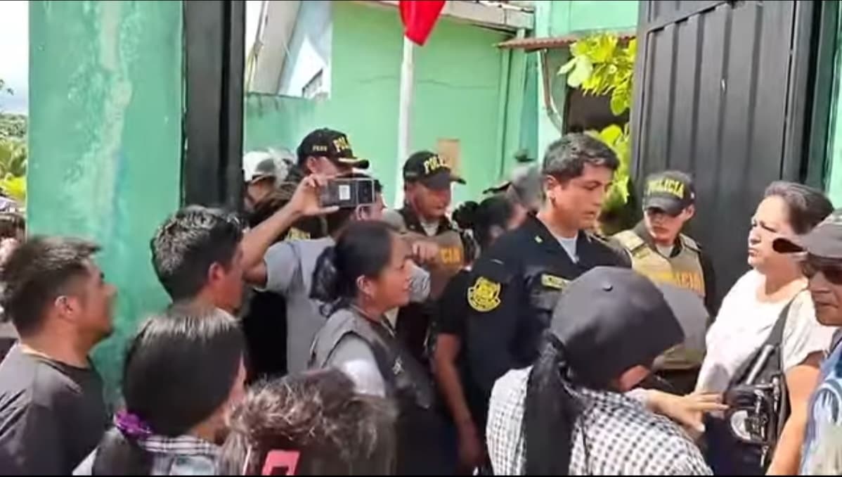 Ronderos y pobladores intentan ingresar por la fuerza a comisaría de Codo de Pozuzo