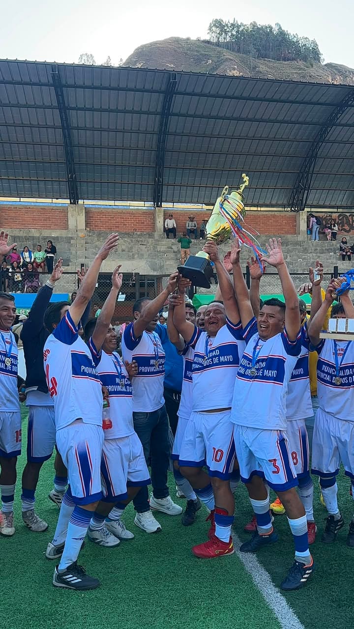 Dos de Mayo premió a campeones