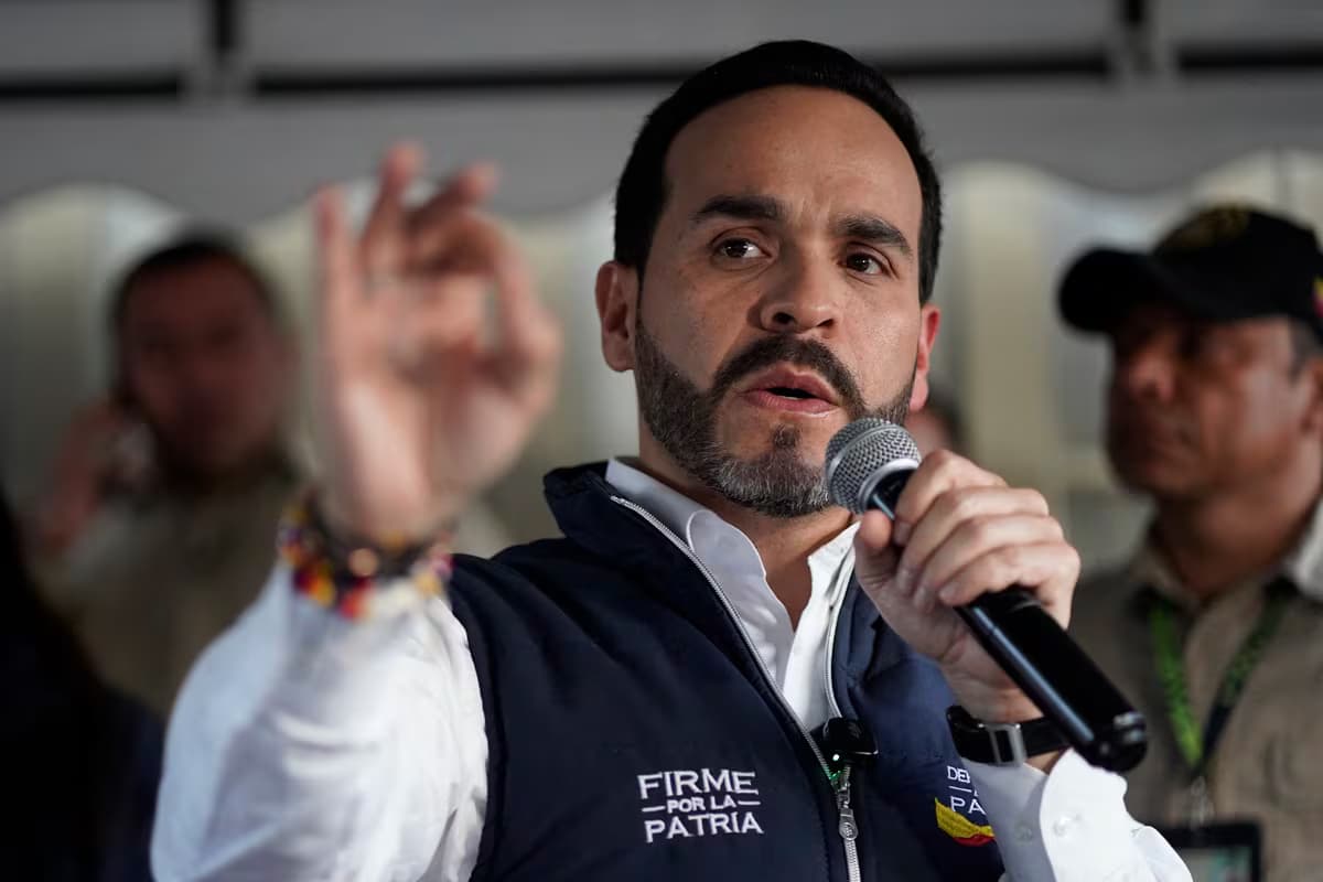 De la Espriella designa a general retirado por Petro como ministro de Defensa de Colombia