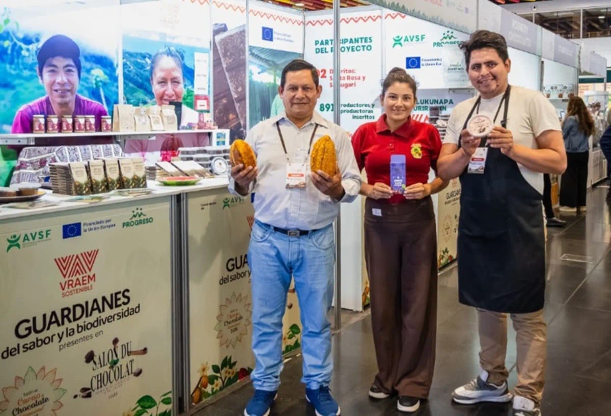 Productores del Vraem sustituyen hoja de coca por cacao sostenible en Salón del Cacao 2026