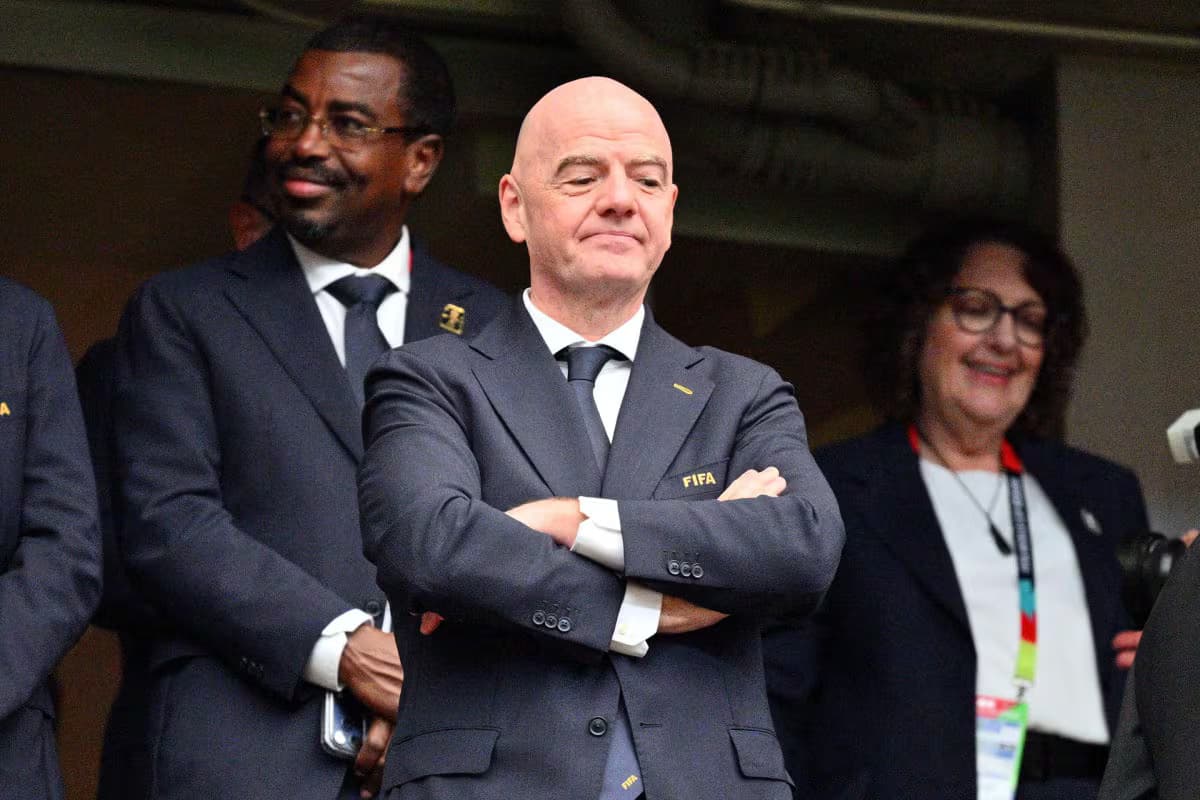 Fútbol europeo convoca reunión de urgencia tras plan de FIFA para abrir negocios a capital privado