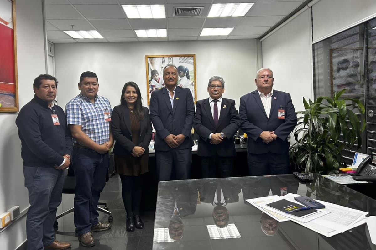 PCM articula acciones para fortalecer educación y seguridad escolar en Kimbiri