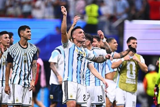 Argentina remonta y sigue viva