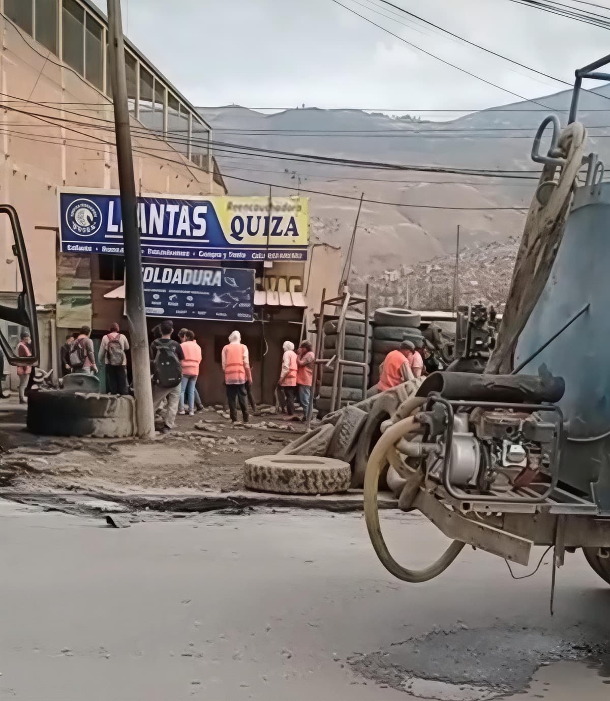 Desalojo en carretera Central generó alarma por quema de llantas cerca del Camal