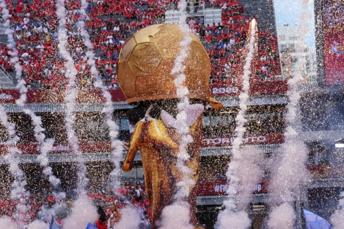 Tom Cruise, Robbie Williams y Laura Pausini encabezarán la clausura del Mundial 2026