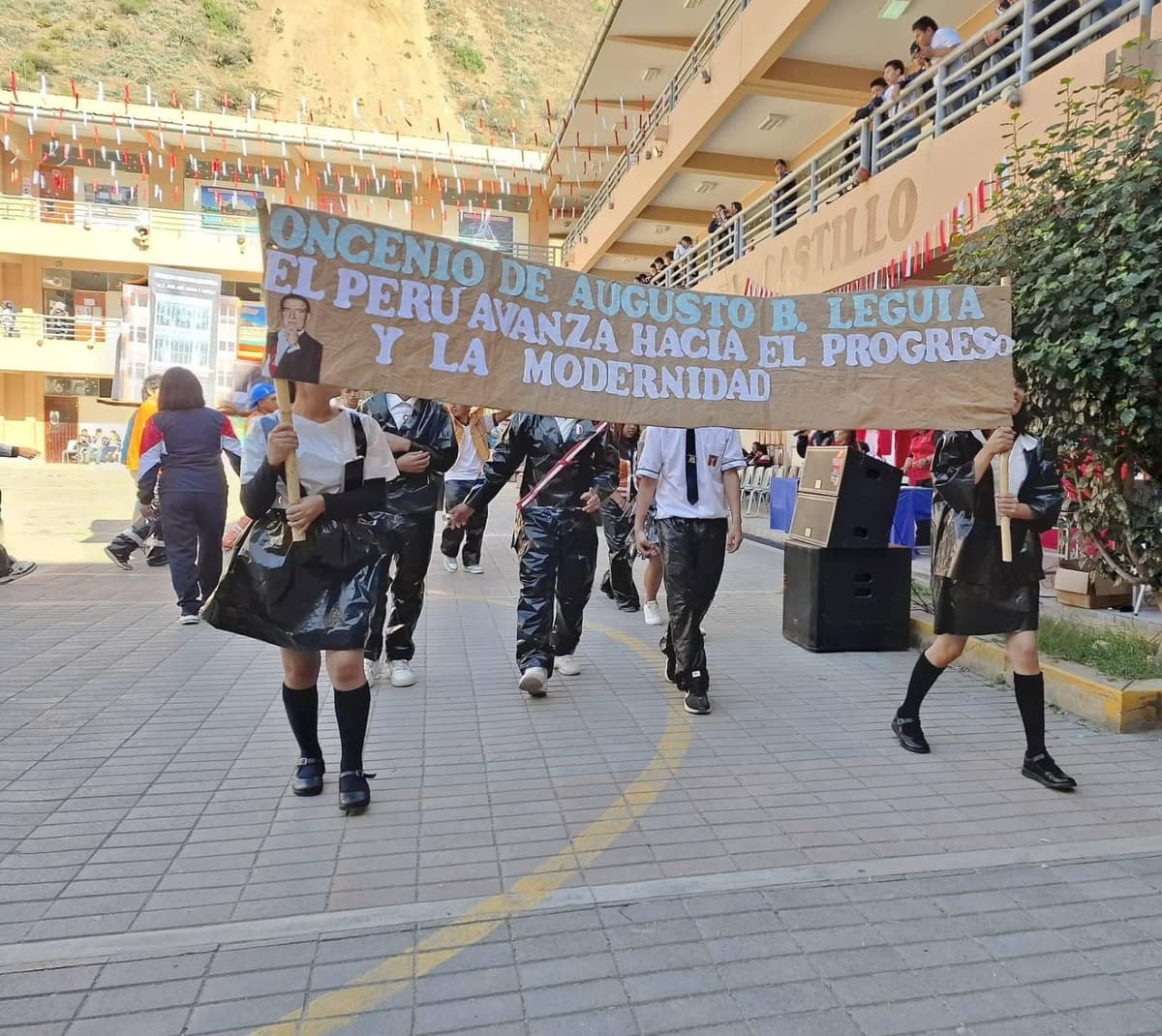 Docentes de CC.SS. celebraron el V Ecopasacalle 2026 en Ambo.
