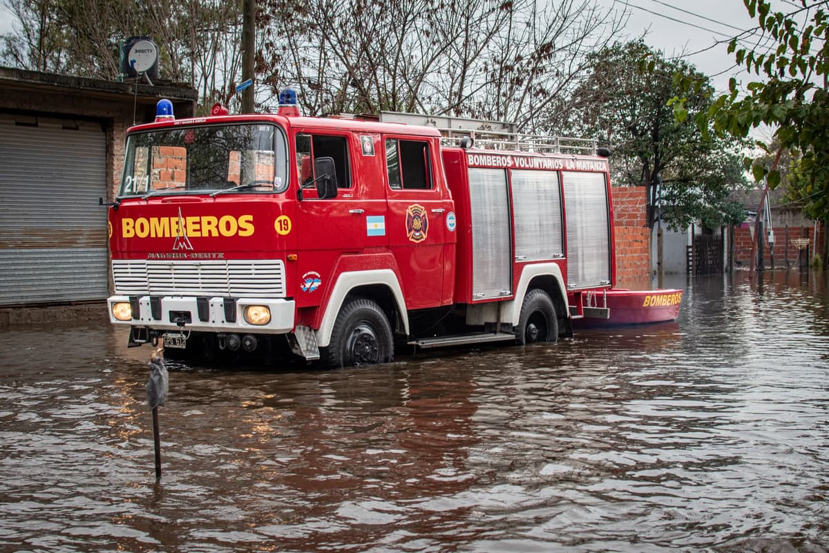 Monzón en India deja más de 100 muertos y miles de evacuados