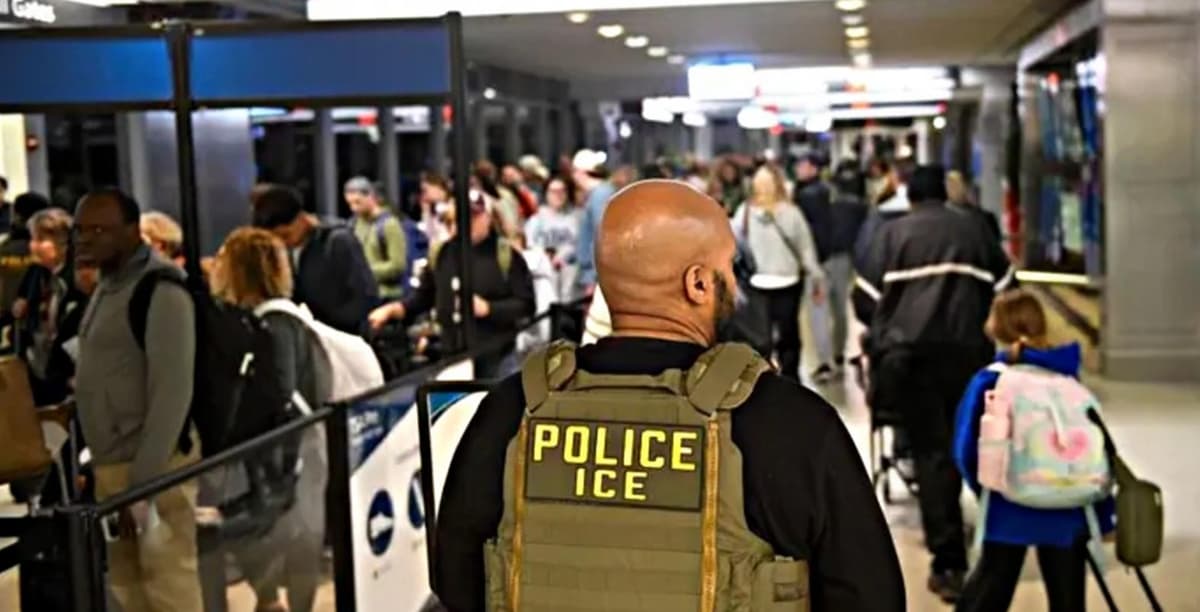 ICE multiplica por cinco los arrestos de migrantes en aeropuertos de Estados Unidos