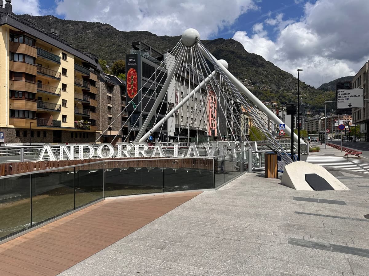 El Andorra liquida la deuda con Eder Sarabia y recupera la normalidad
