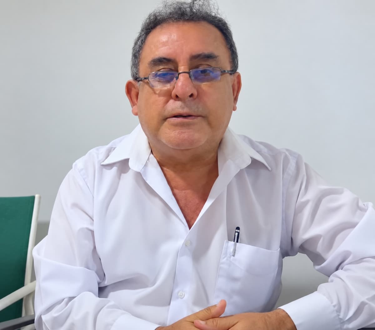 Luis Picón apela su exclusión y afirma que seguirá en campaña mientras espera la decisión del JNE