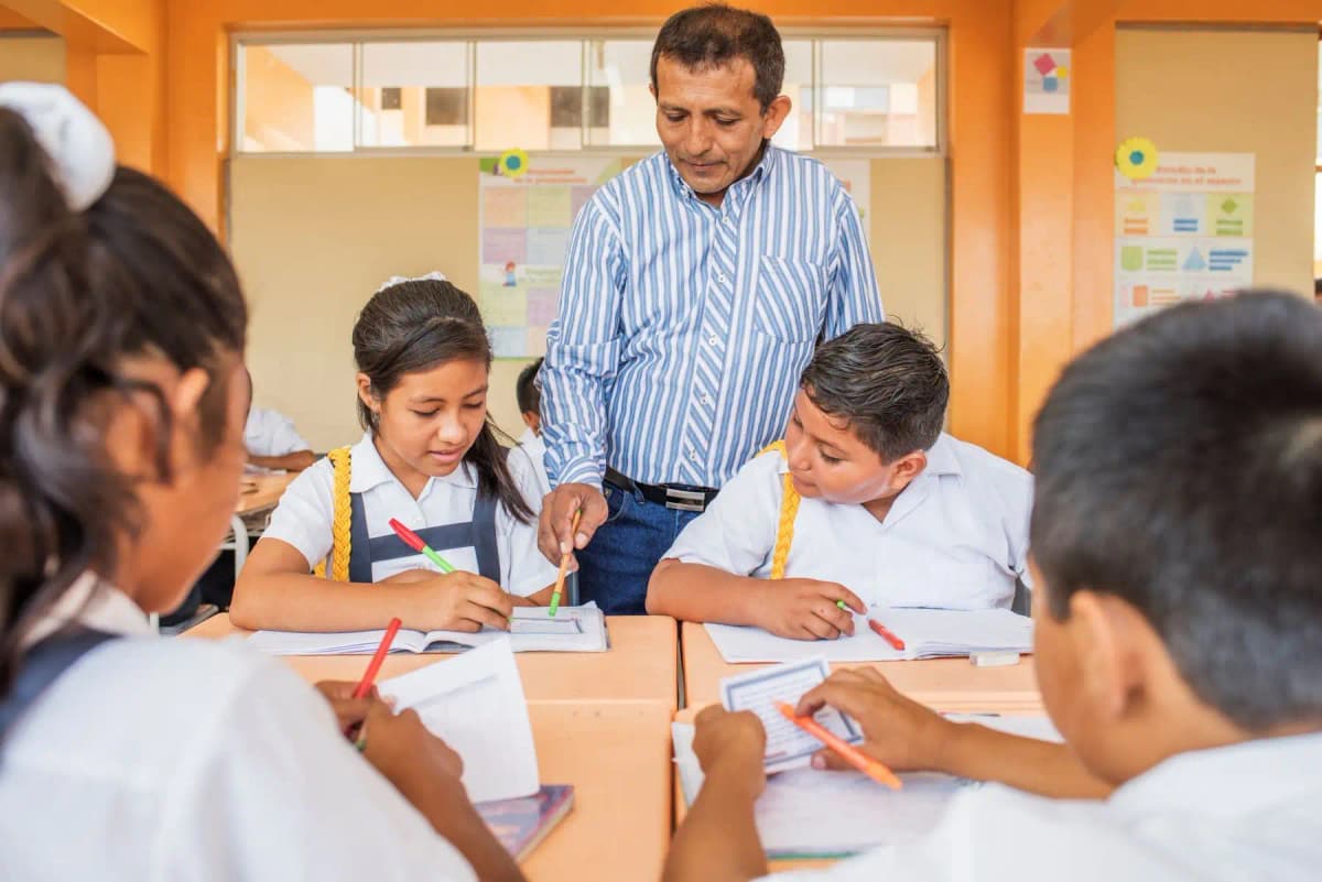 Minedu transfiere S/169 millones para asignaciones a docentes y auxiliares