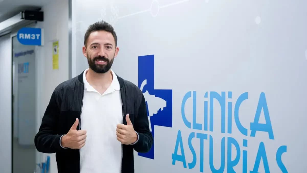 José Luis Morales firma por el Real Oviedo a los 39 años