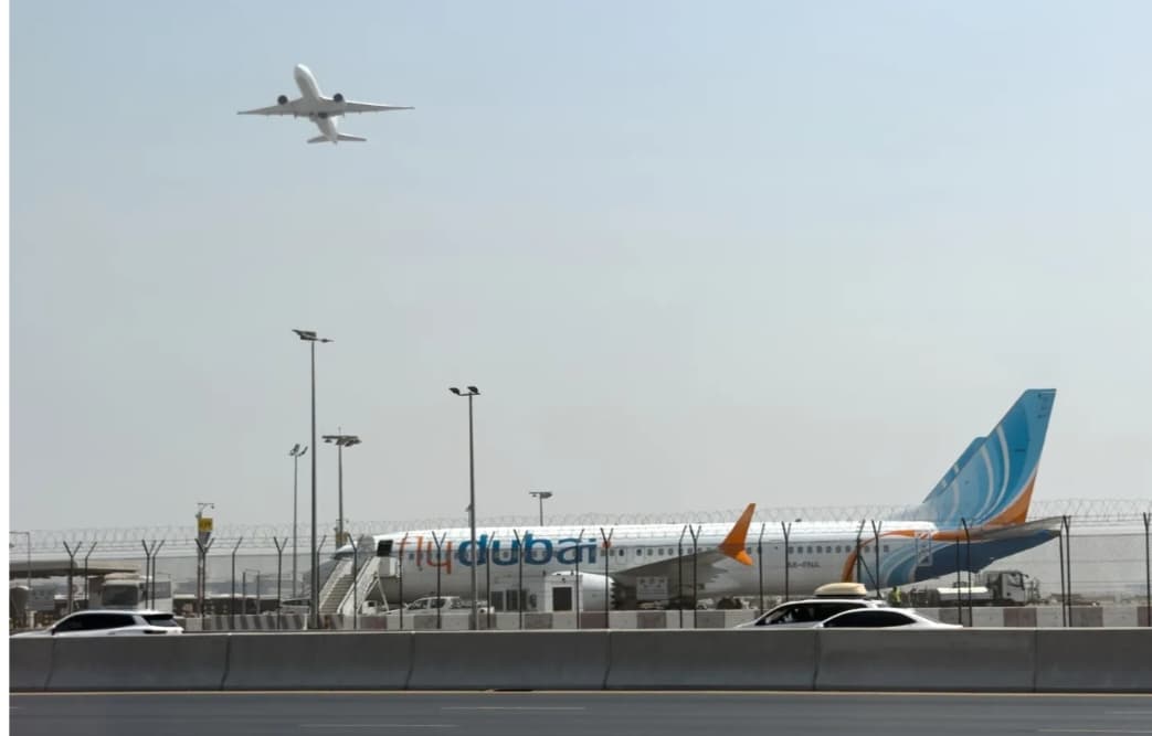 Vuelo de Flydubai hacia Israel aterriza de emergencia tras agresión entre sus pilotos