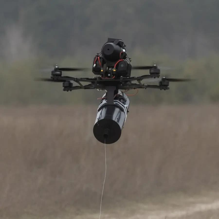 Drones con fibra óptica y miembros de cárteles mexicanos en el frente de Ucrania