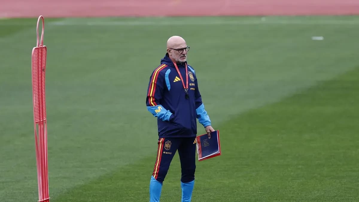 De la Fuente defiende las rotaciones y no anticipa si Lamine Yamal será titular