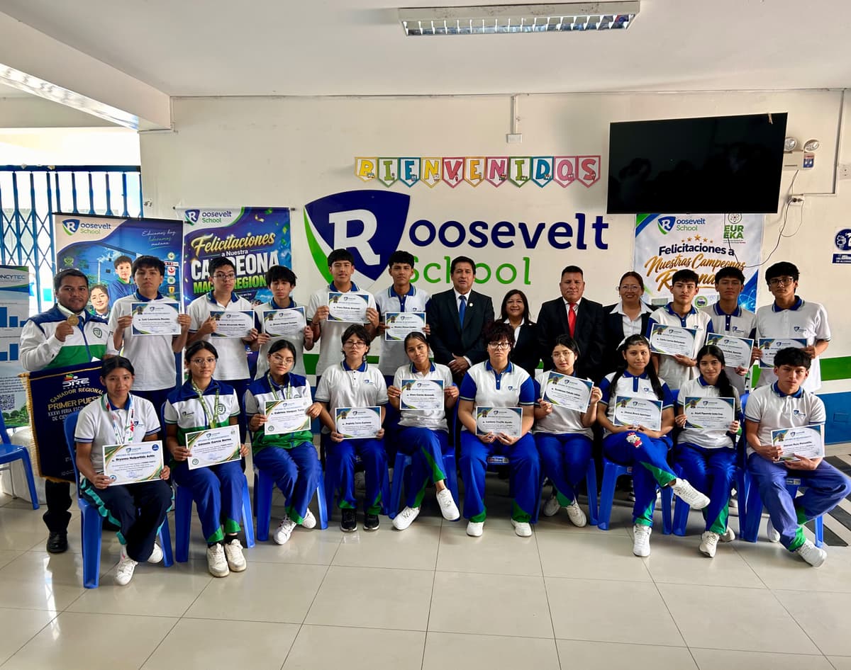 Roosevelt School de Huánuco celebra a sus ingresantes y a escolares clasificados a etapas nacionales