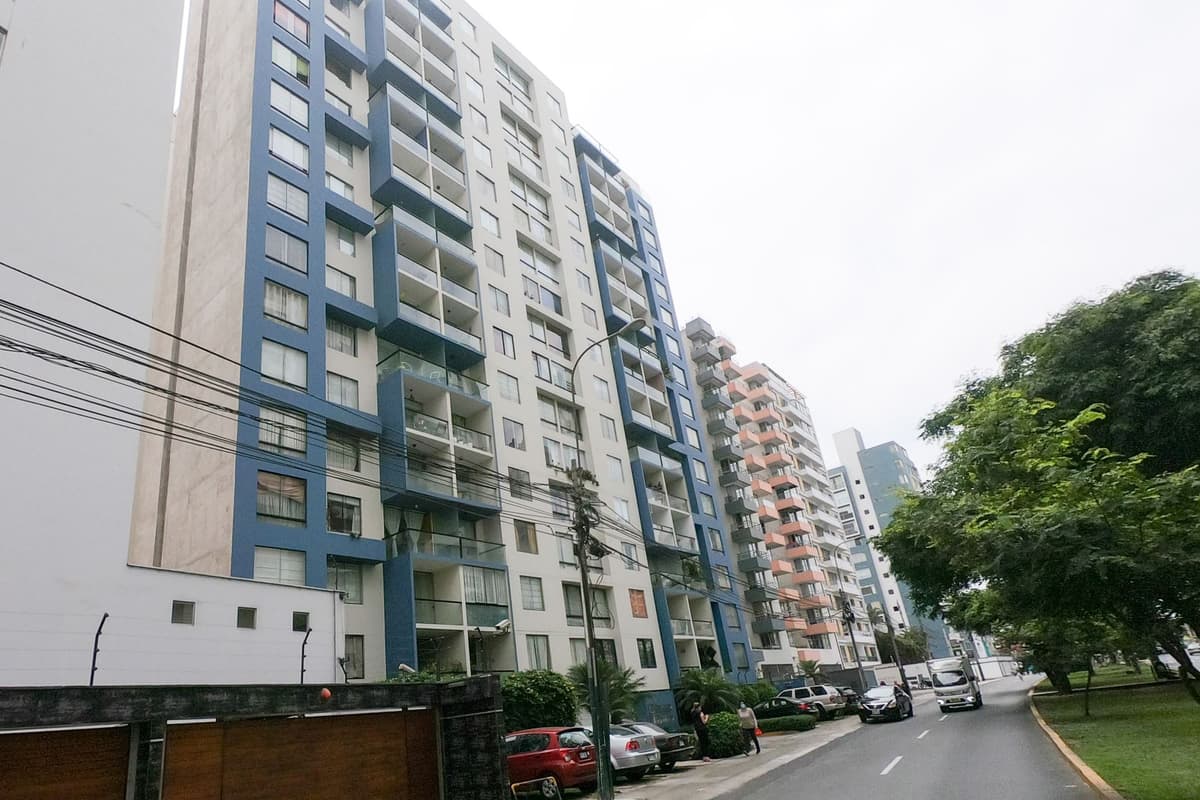 Porteros de edificios residenciales podrían recibir CTS y gratificaciones
