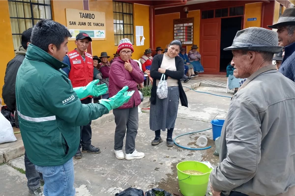 Agricultores se capacitan en elaboración de fertilizante orgánico con residuos locales