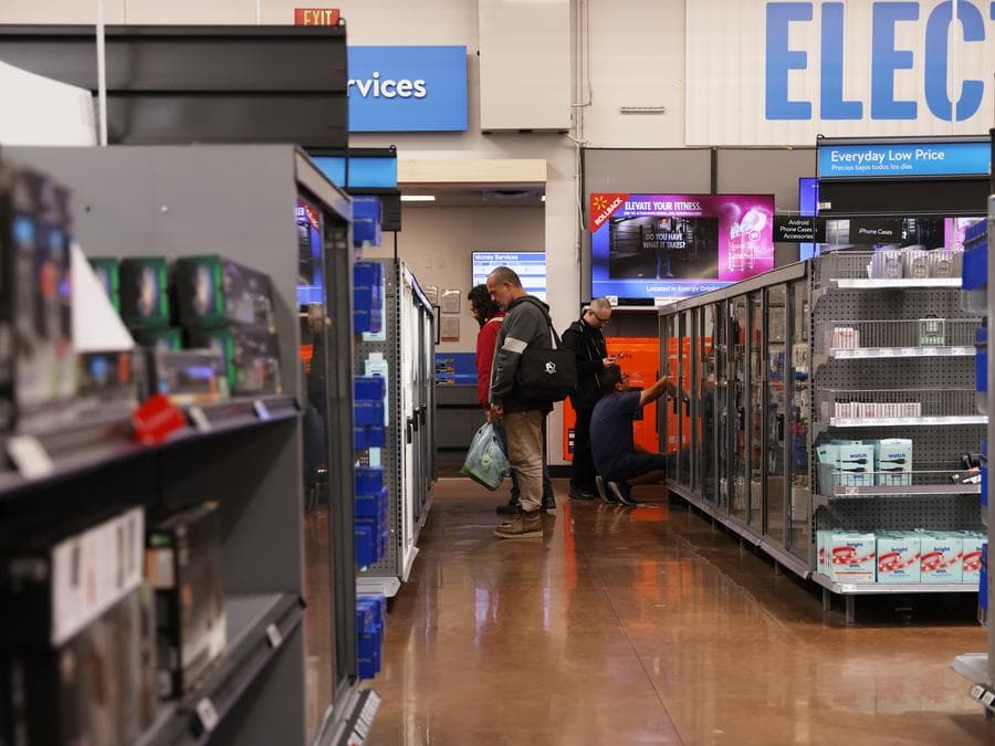 Trump critica a Walmart y Mattel por advertir sobre subidas de precios por aranceles
