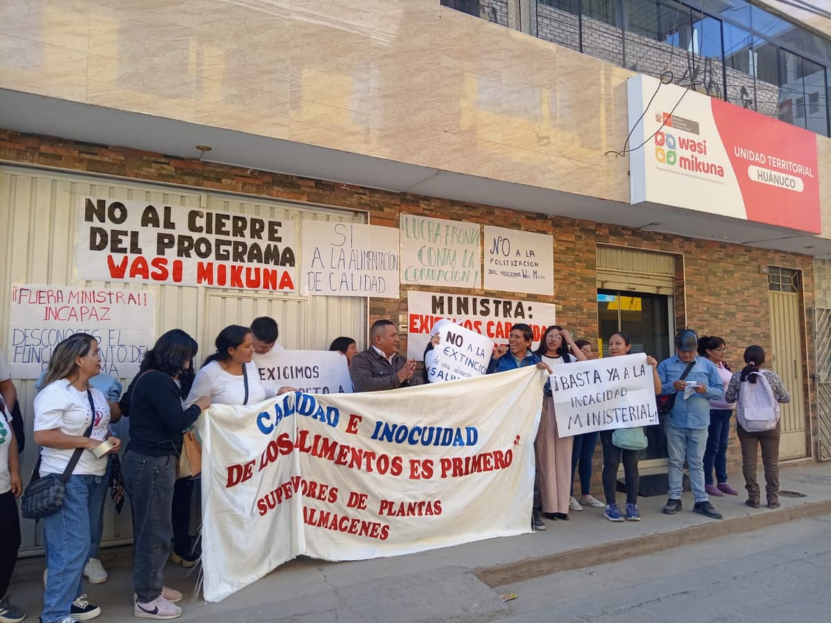 Trabajadores de Wasi Mikuna exigen salida de ministra Urteaga