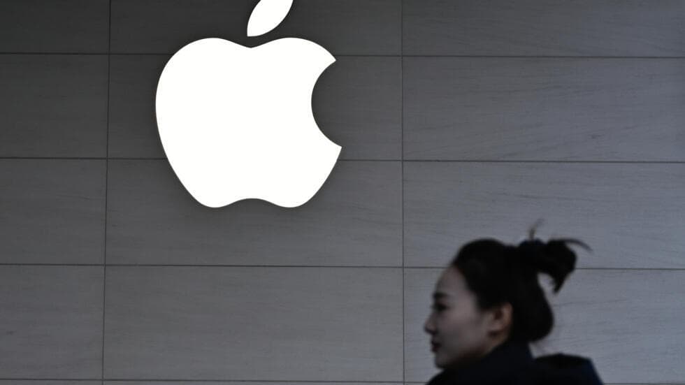 Trump amaga con aranceles punitivos del 50% a la UE y del 25% a Apple