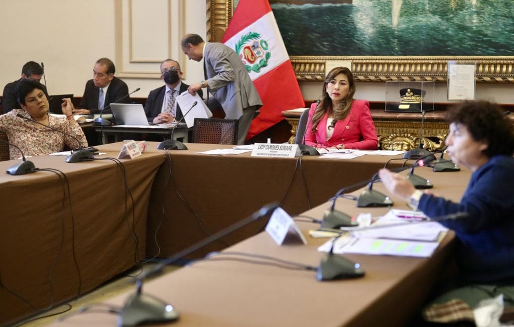 Dina Boluarte ¿qué acusaciones constitucionales siguen en pie en el Congreso tras el cierre del caso Rolex