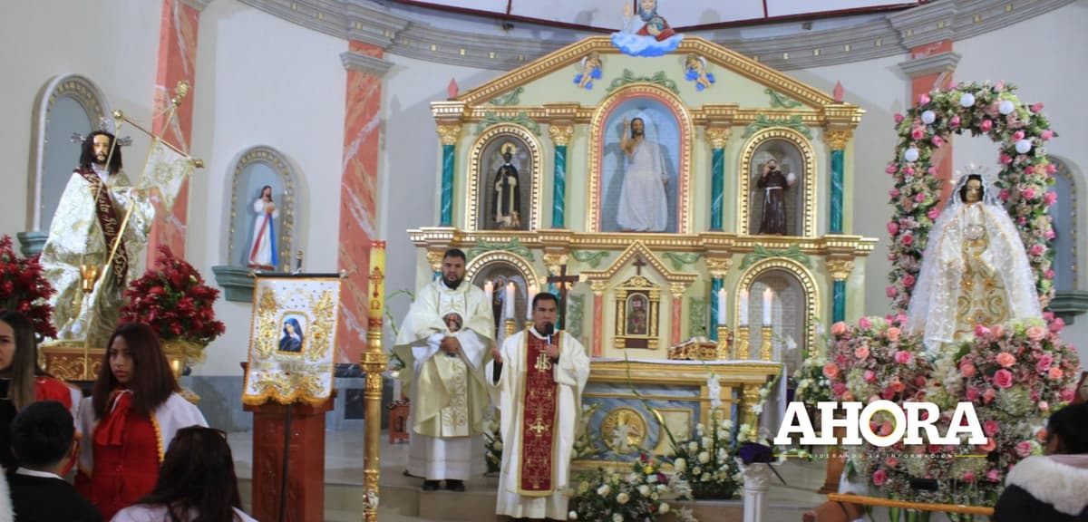 Padre de La Unión donó su sueldo para convertir catedral en destino turístico