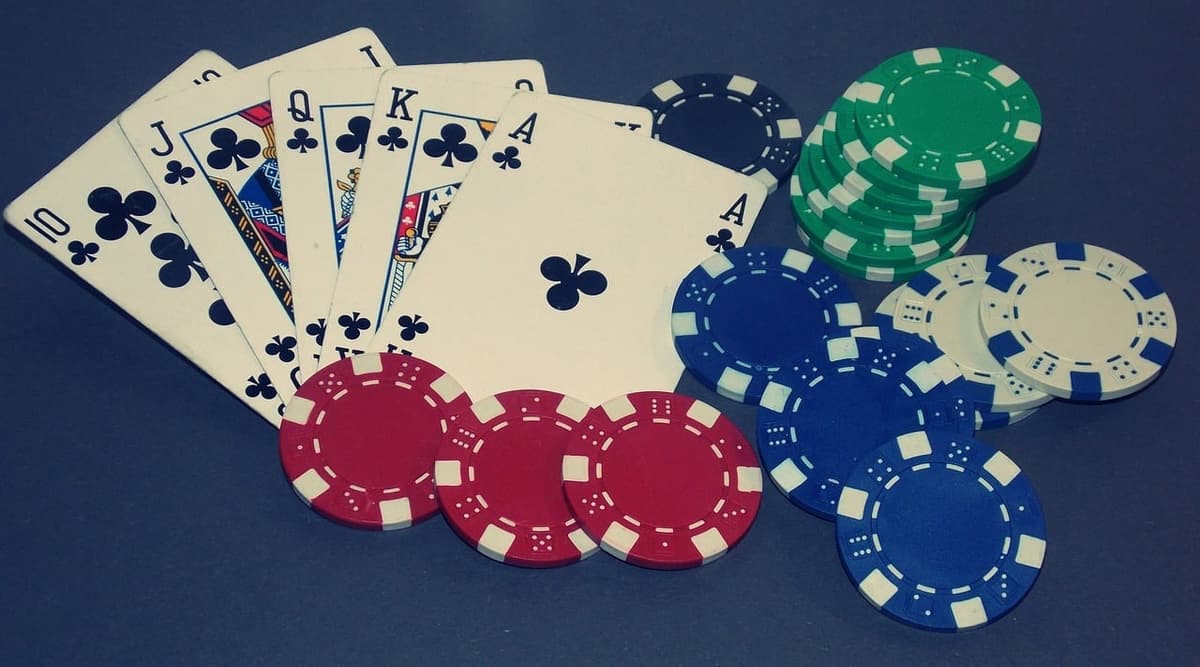 El rol del poker en las estrategias financieras personales