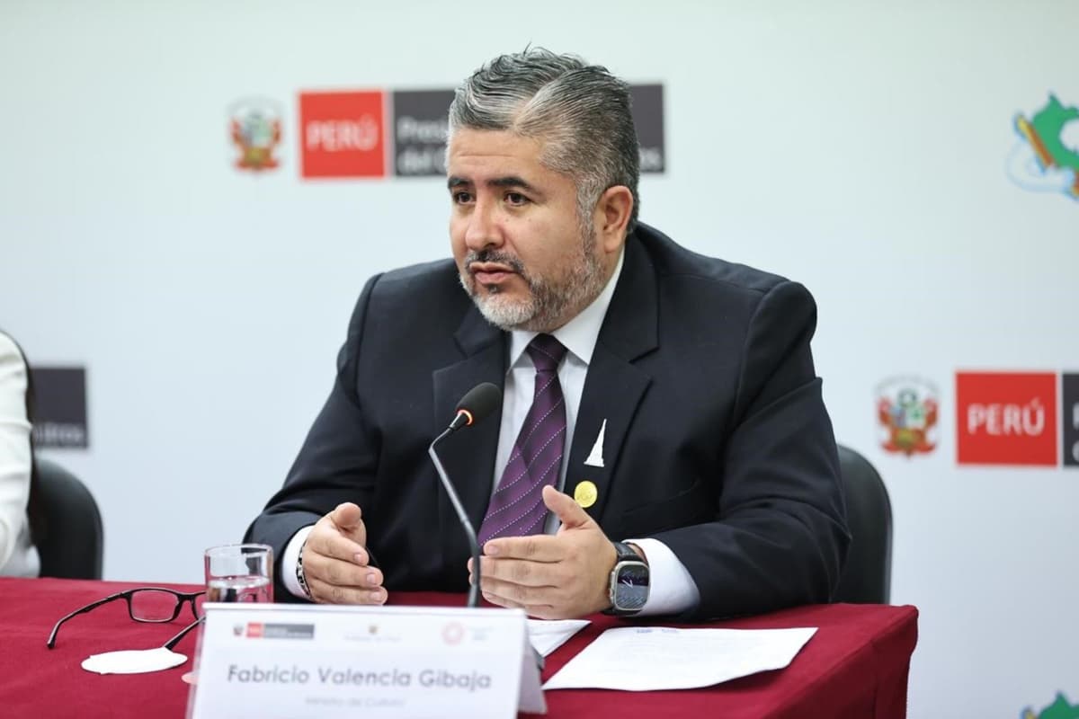 Ministro de Cultura bajo sospecha por presunto favoritismo y uso indebido de bienes del Estado
