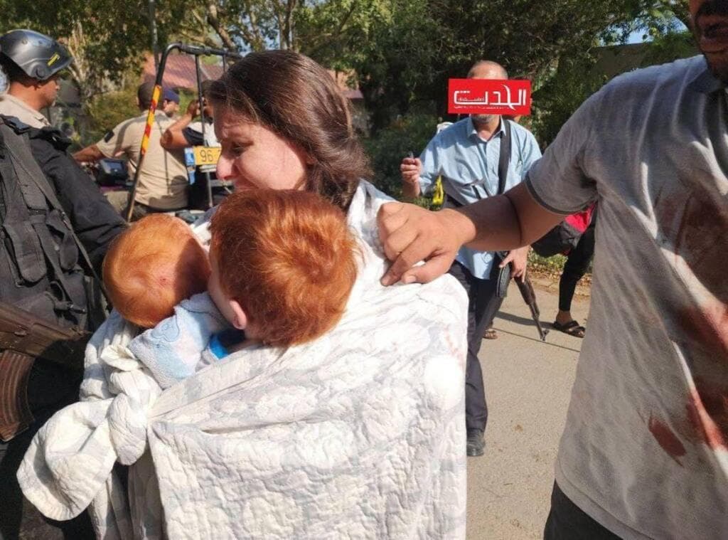 Israel llora a Shiri Bibas y sus hijos en un funeral multitudinario