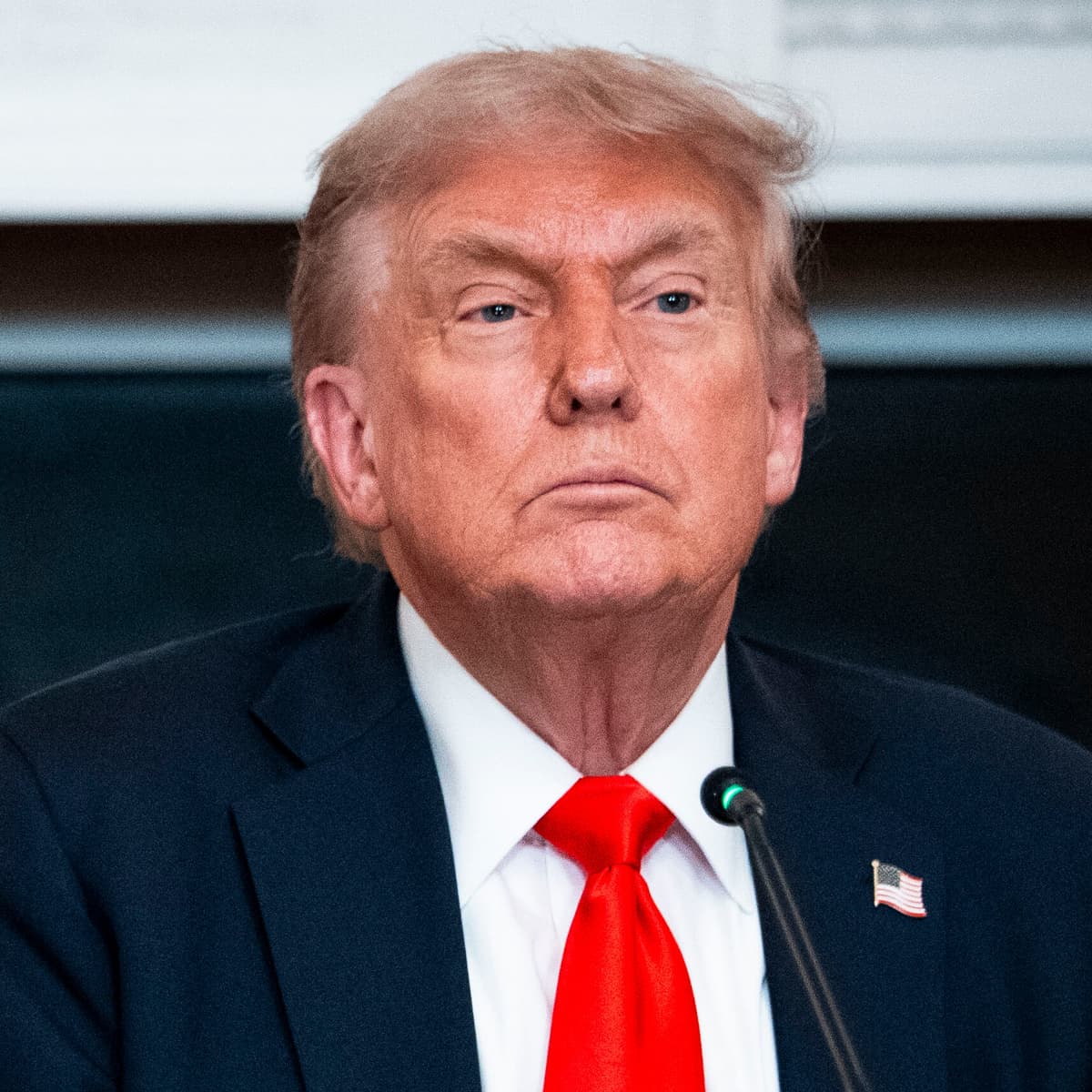 Colaboradores de Trump piden a la corte mantener los aranceles mientras desestiman las preocupaciones públicamente