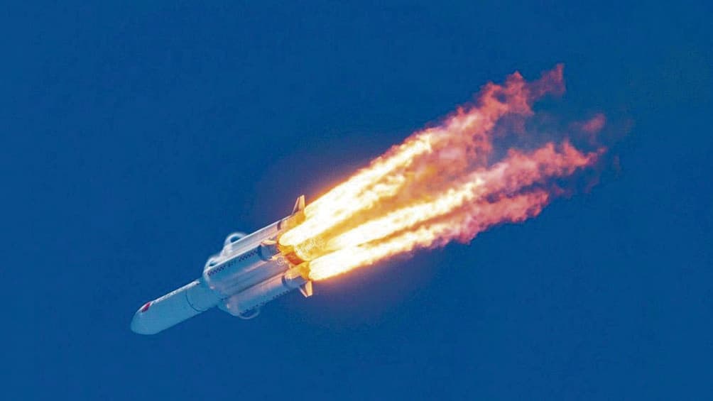 Satélite ruso captó al cohete chino fuera de control antes de que cayera al mar