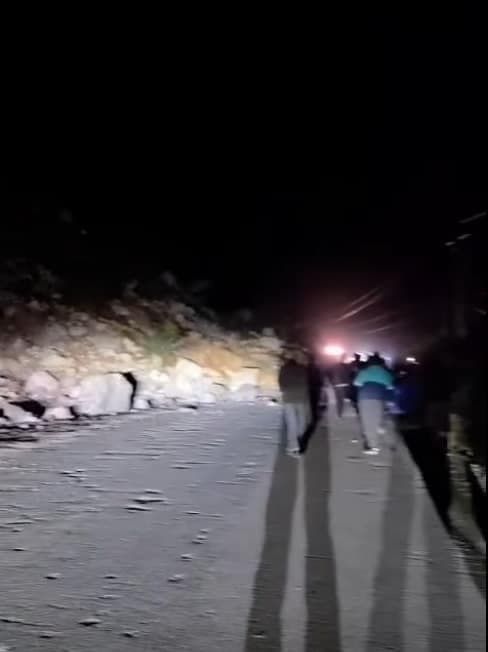 Huaico bloquea la Carretera Central: tránsito detenido y transporte en riesgo entre Huariaca y San Rafael