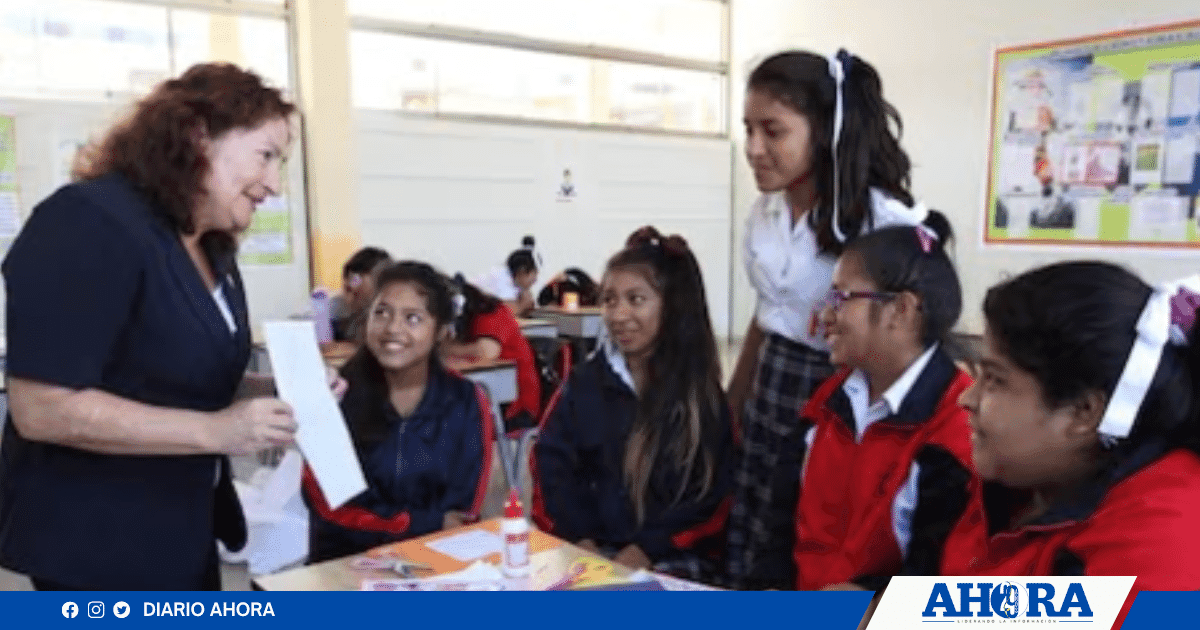Minedu anuncia incremento salarial para maestros: 200 soles más en 2025