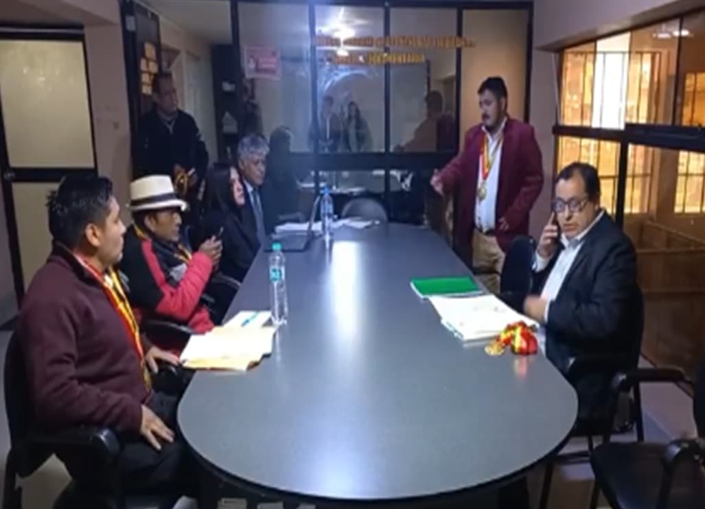 Concejo de Dos de Mayo debate hoy pedido de vacancia contra alcalde y regidor por presunto nepotismo