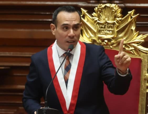 Jerí dejó “ley procrimen” antes de censura