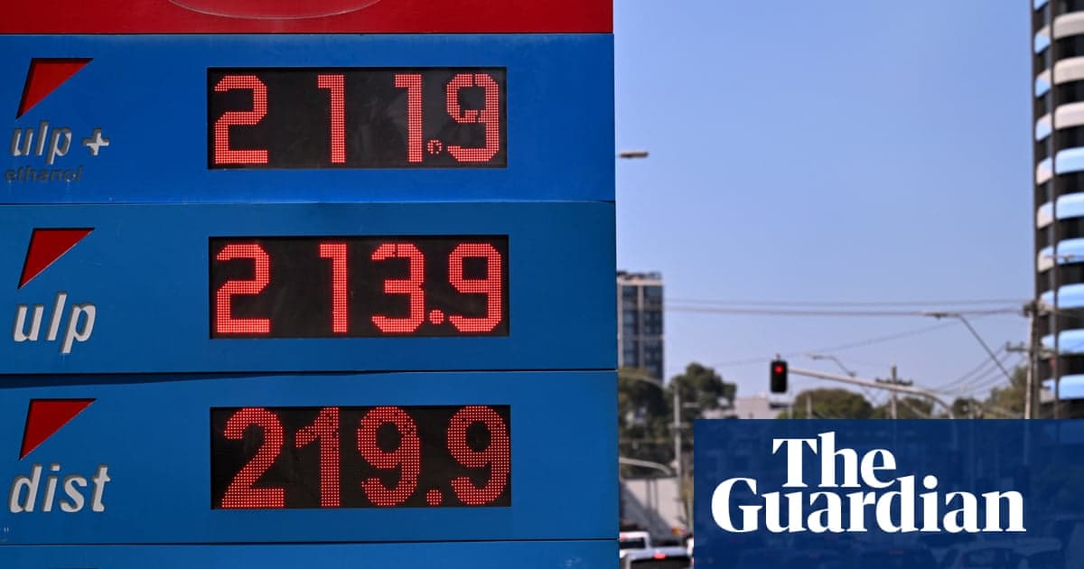 Australia: gasolina cara golpea, ahora llega subida de tasas