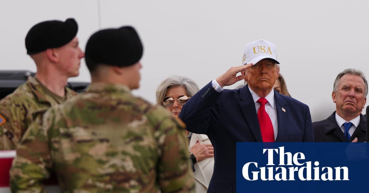 Fox News reusa video antiguo de Trump por saludo polémico