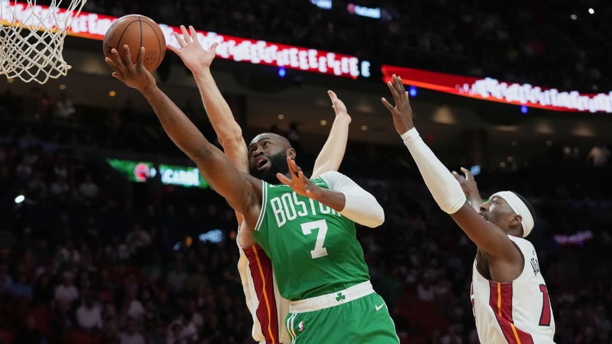 Celtics rozan récord NBA con 53 puntos en el primer cuarto