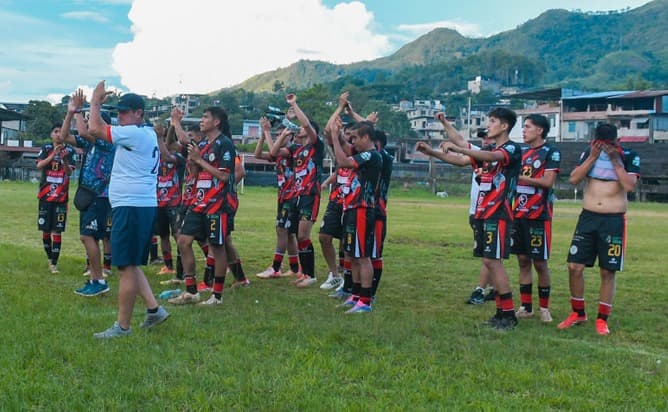 Reclamo remece semifinal en Tingo María