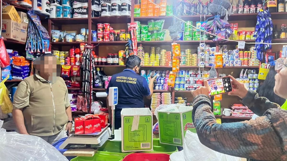 Fiscalía y autoridades detectan productos vencidos durante operativo en mercado de Ambo