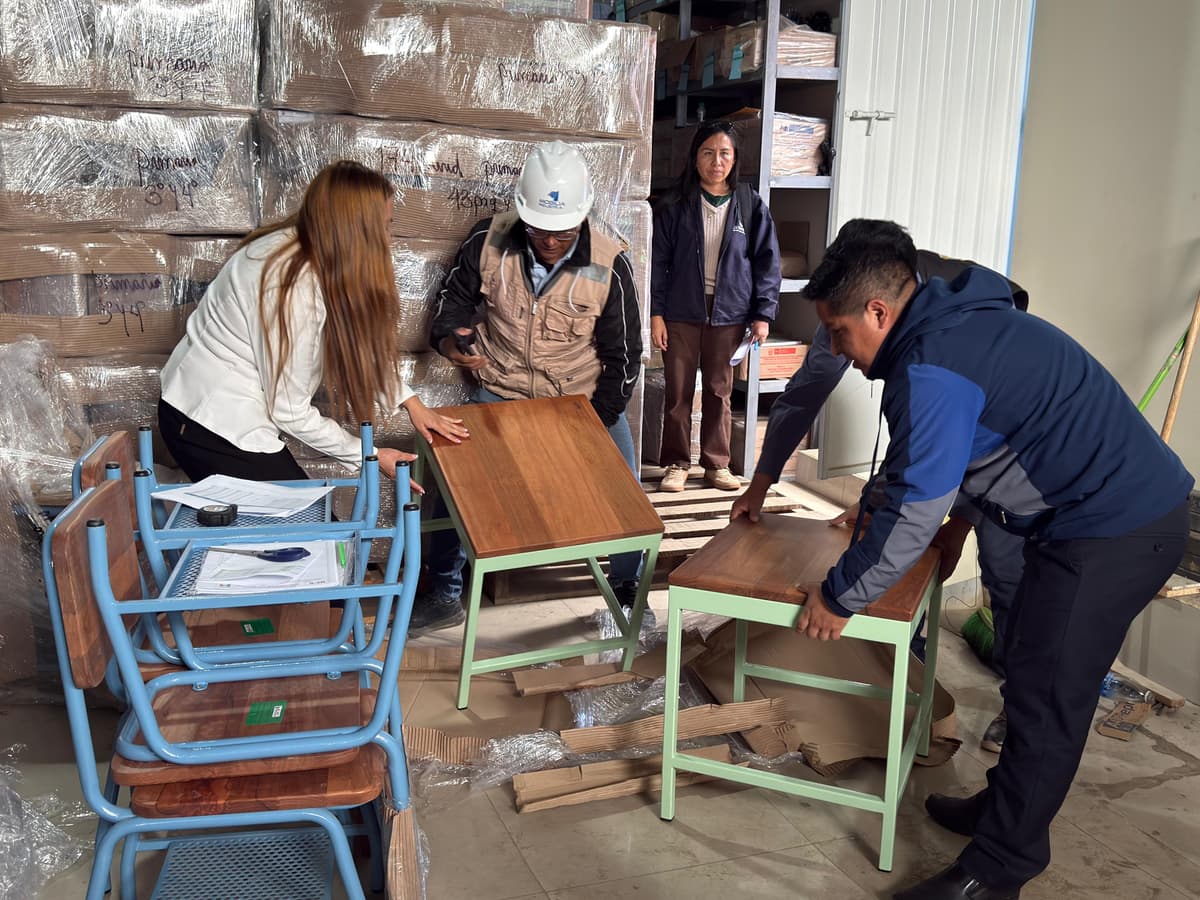 Huánuco acelera entrega de mobiliario y 232 mil libros para cerrar brechas educativas en tres provincias
