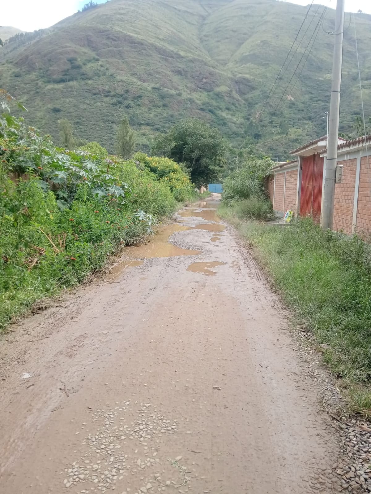 Tomaykichwa sucumbe al lodo y la inseguridad ante falta de mantenimiento