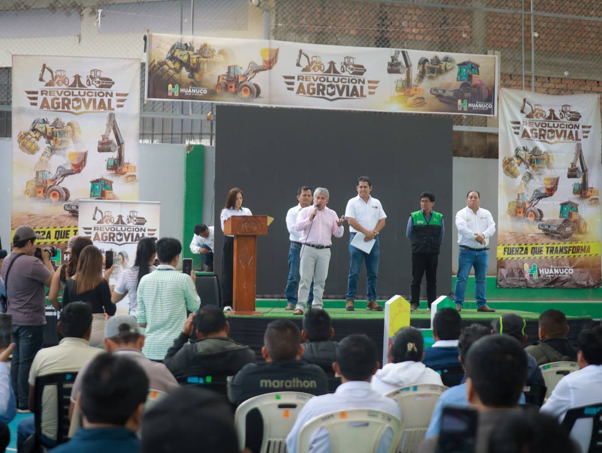 Gobernador Pulgar enfrenta reclamos de alcaldes por maquinaria y retrasos en obras viales