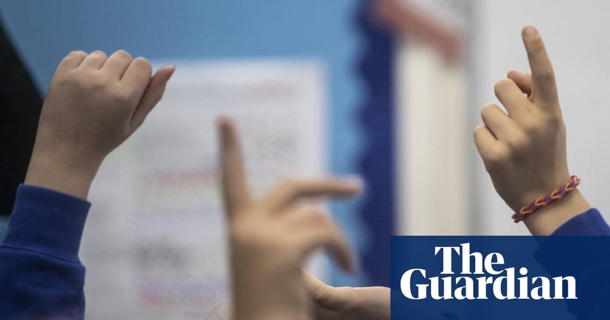 Líderes ingleses: Éxito a toda costa socava estándares educativos