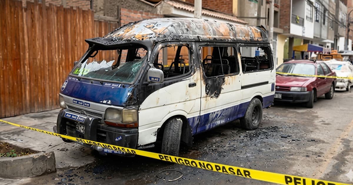 Chofer de combi fallece en Santa Anita tras sufrir quemaduras extensas