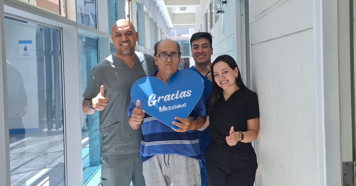 EsSalud realiza cirugía compleja para derrotar el cáncer en paciente