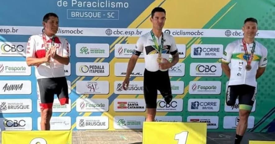Israel Hilario vuelve al podio