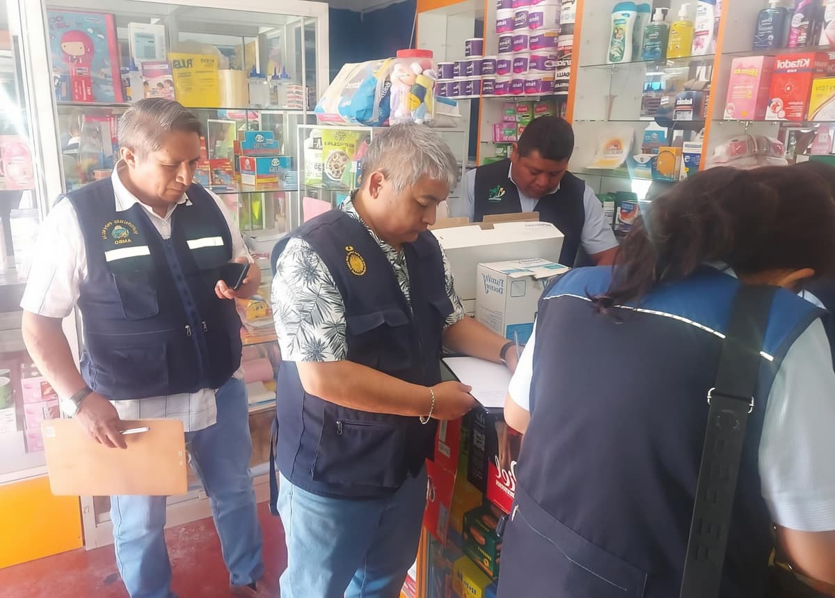 Clausuran boticas en Ambo tras hallar medicamentos vencidos en operativo